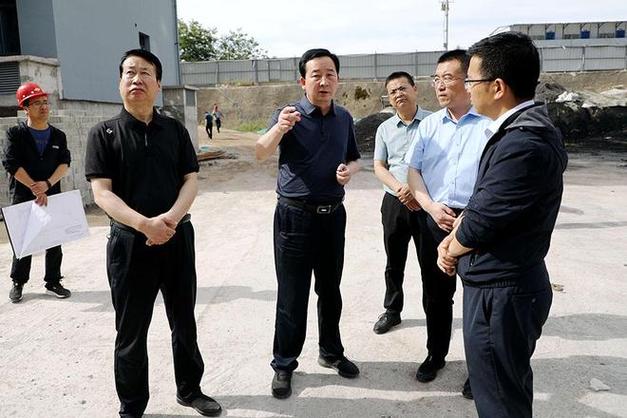 孟晓龙督查重点基础设施及民生项目建设进展情况